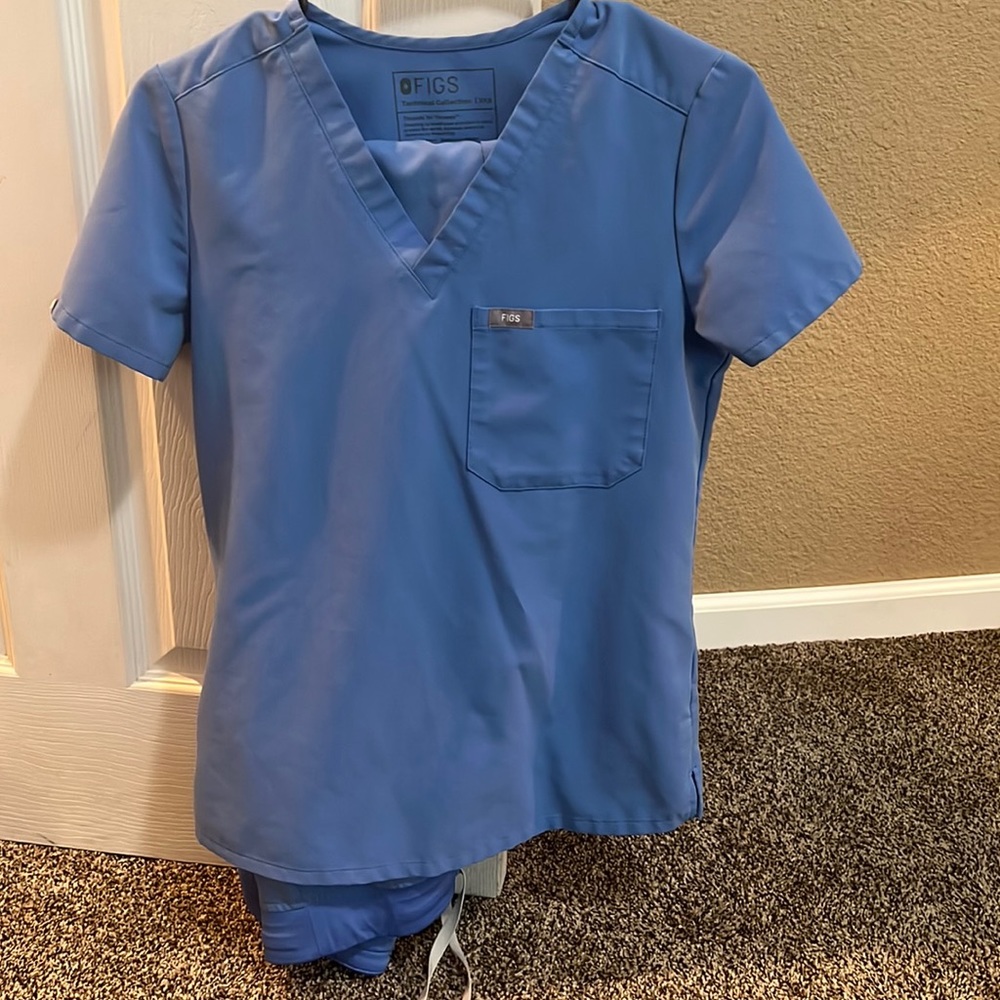 Ceil Blue Figs scrub set